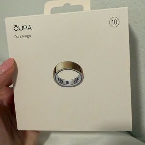 OURA ring size 10 gen 4 includes brand new charger and box!